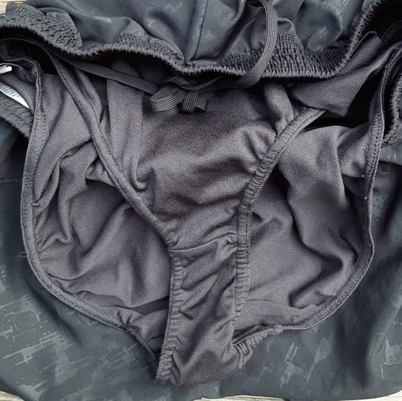 💕3/25💕Black & magenta "Champion" athletic shorts - Picture 5 of 9